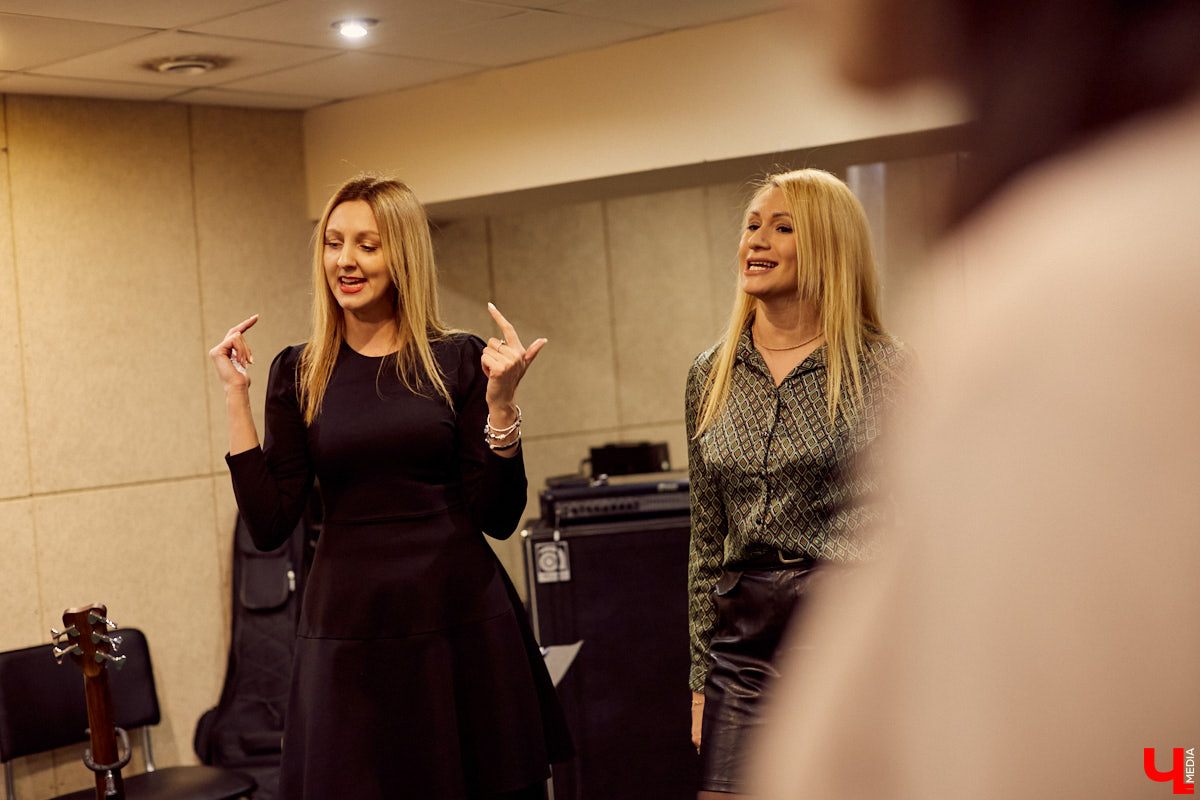 Шепчемся с участницами «Нового Звука» о творчестве, авторских платьях и женском серпентарии. Красота, помноженная на семь