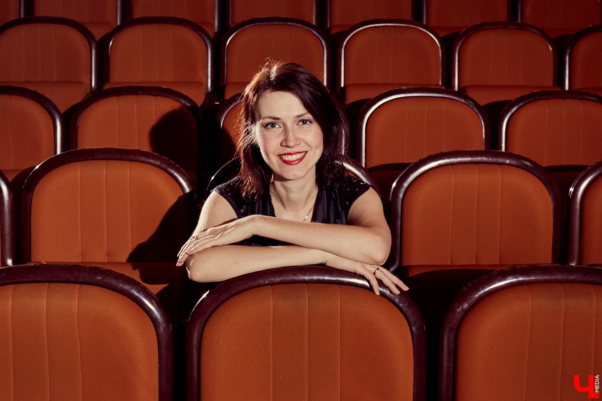 Шепчемся с участницами «Нового Звука» о творчестве, авторских платьях и женском серпентарии. Красота, помноженная на семь