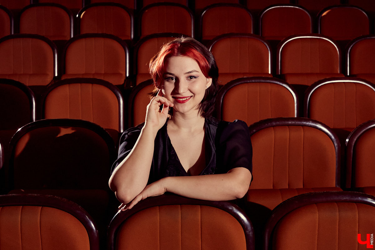 Шепчемся с участницами «Нового Звука» о творчестве, авторских платьях и женском серпентарии. Красота, помноженная на семь