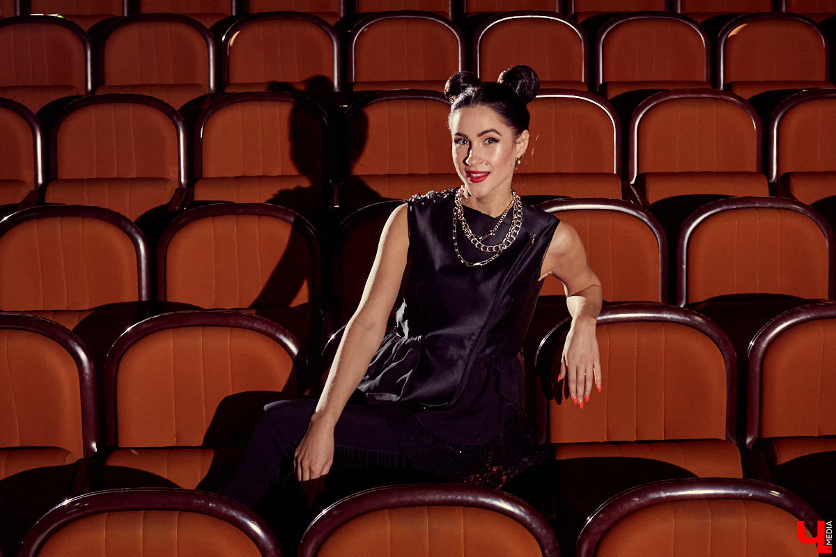 Шепчемся с участницами «Нового Звука» о творчестве, авторских платьях и женском серпентарии. Красота, помноженная на семь