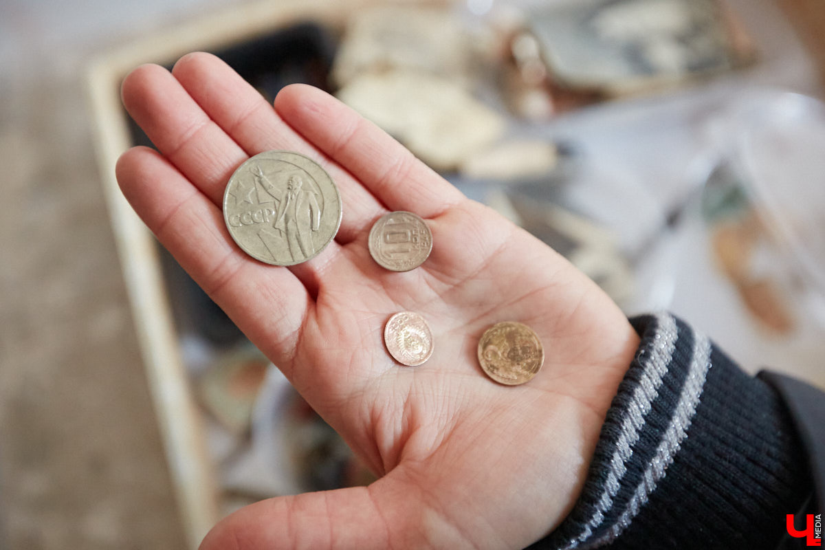 Дарья Сипатова вместе с мужем купили квартиру в доме с 85-летней историей и теперь рассказывают о деталях преображения жилплощади в своем Instagram-блоге «Сталинка» на Дворянской».