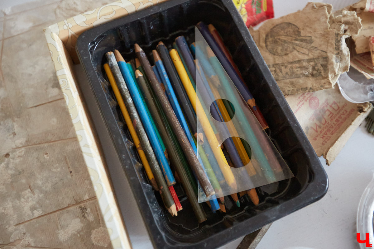 Дарья Сипатова вместе с мужем купили квартиру в доме с 85-летней историей и теперь рассказывают о деталях преображения жилплощади в своем Instagram-блоге «Сталинка» на Дворянской».