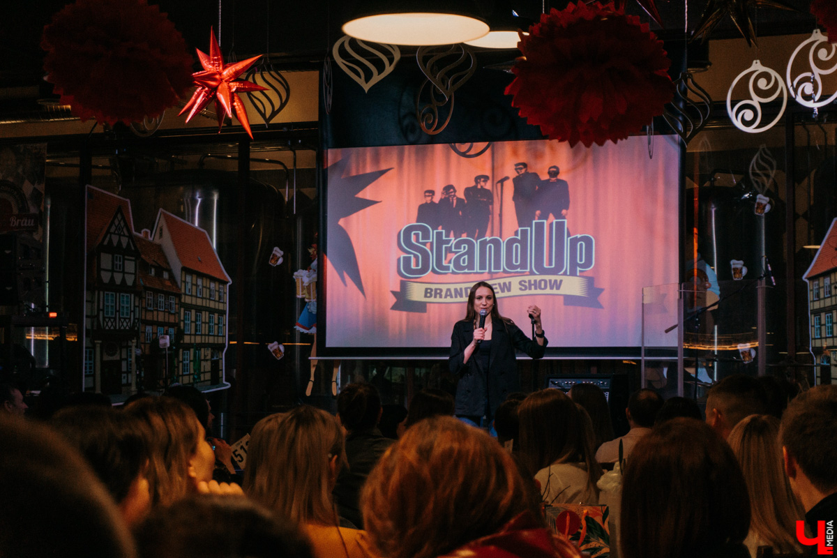 Резидент «StandUp» на ТНТ Виктория Складчикова собрала более сотни владимирских женщин на откровенный диалог. Собственно, о чем говорят женщины?