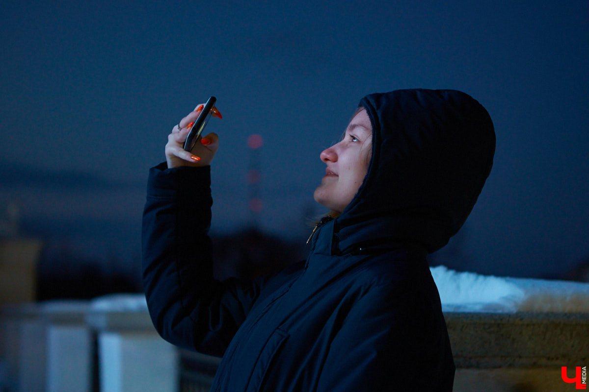 Один и тот же ролик на большом экране возле Торговых рядов показали 264 раза за сутки! За это время фанатки корейской группы BTS успели шумно поздравить своего кумира - солиста бойз-бенда, Мин Юнги. Толпа кричала что-то на корейском языке. Поняли только те, кто в теме. Мы попытались разобраться.