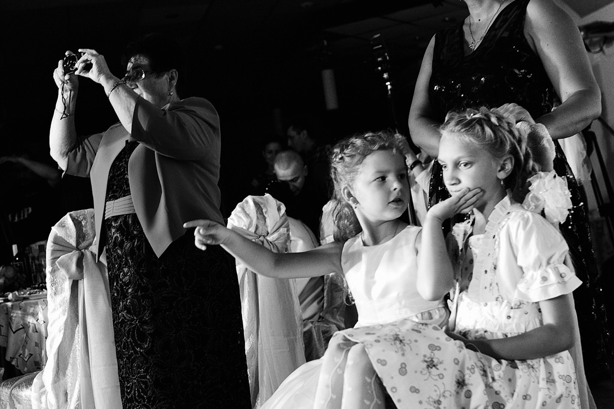 Во Владимире насчитывается более ста пятидесяти свадебных фотографов. К сожалению, не все из них соответствуют современным требованиям. Как же найти достойного?