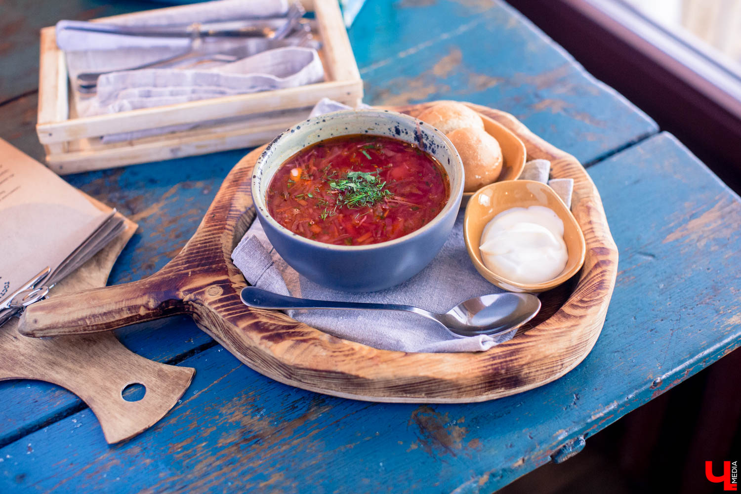 Актер сериала «Угрюм-река» Александр Яценко рассказал ведущему шоу «Вечерний Ургант», какое впечатление произвели на него работа и отдых в Суздале.