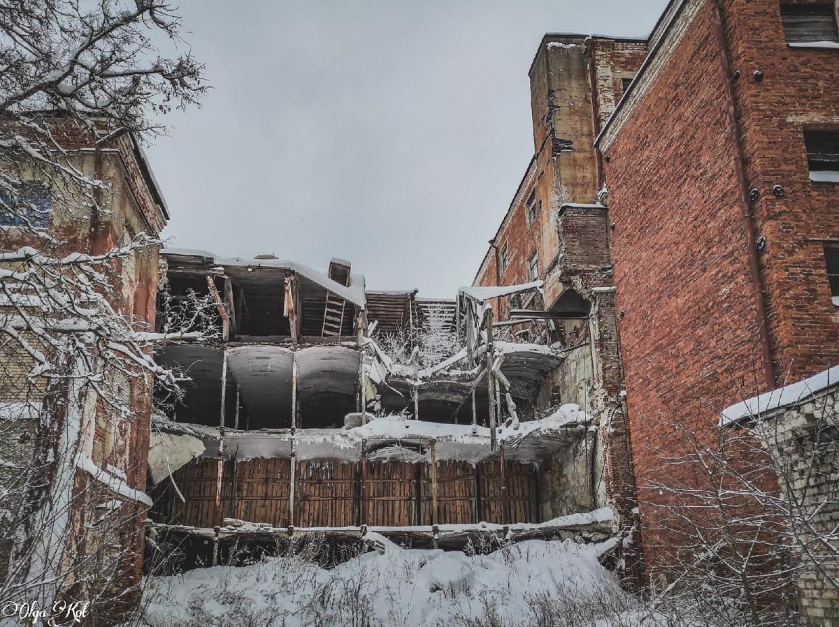 От эпохи фабрикантов до современной разрухи. Ковровской ткацкой фабрики им. Абельмана уже 200 лет. Ныне она заброшена. Тревел-блогер Ольга Кот поделилась ее фотографиями, а мы вспомнили о богатом прошлом постройки.