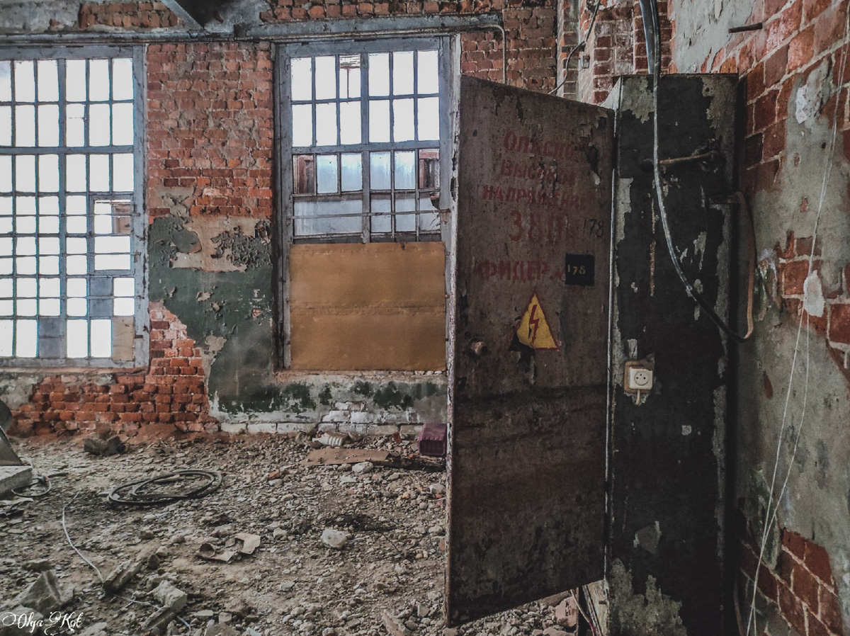 От эпохи фабрикантов до современной разрухи. Ковровской ткацкой фабрики им. Абельмана уже 200 лет. Ныне она заброшена. Тревел-блогер Ольга Кот поделилась ее фотографиями, а мы вспомнили о богатом прошлом постройки.