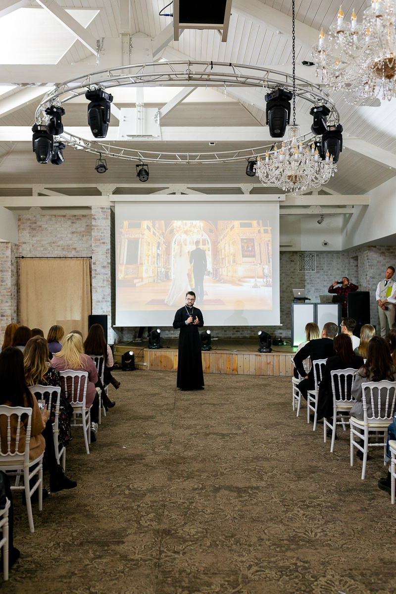 Смелые и трендовые платья, которые в скором времени украсят невест города Владимира. Детально разбираем новшества сезона-2021 и выбираем самый эффектный образ «Завтрака с невестой»!