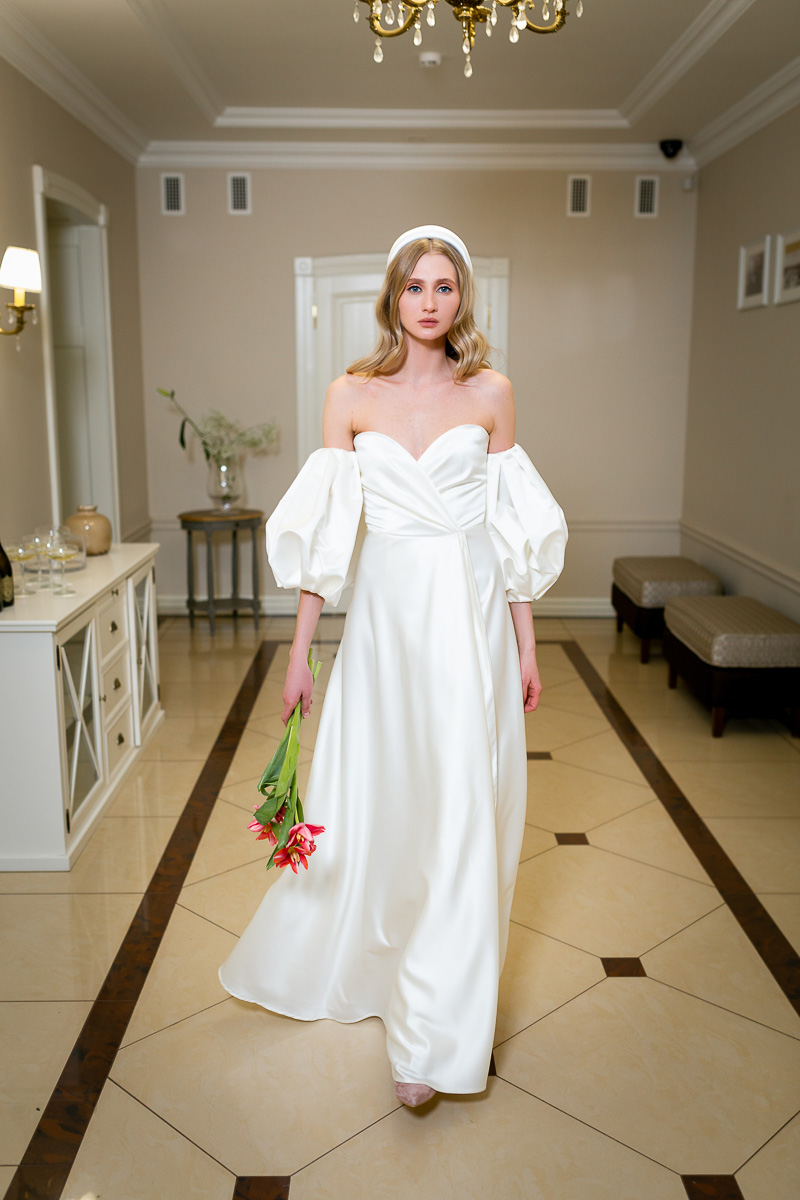 Смелые и трендовые платья, которые в скором времени украсят невест города Владимира. Детально разбираем новшества сезона-2021 и выбираем самый эффектный образ «Завтрака с невестой»!