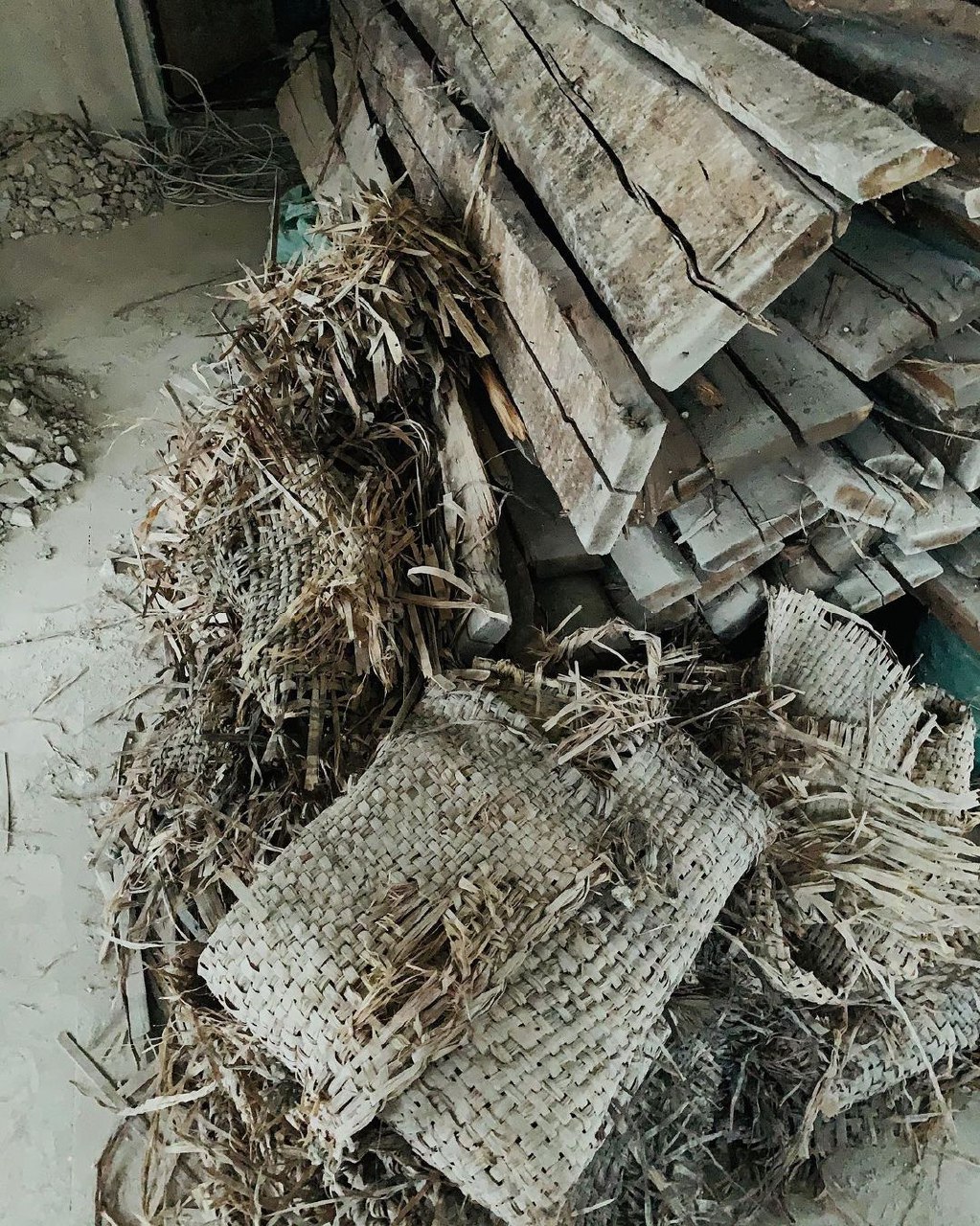 В «сталинку» после новостройки: Артемьевы переехали на Ерофеевский спуск и не прогадали. Что привлекло семью в старой квартире помимо 70 квадратов с видом на центральные достопримечательности?