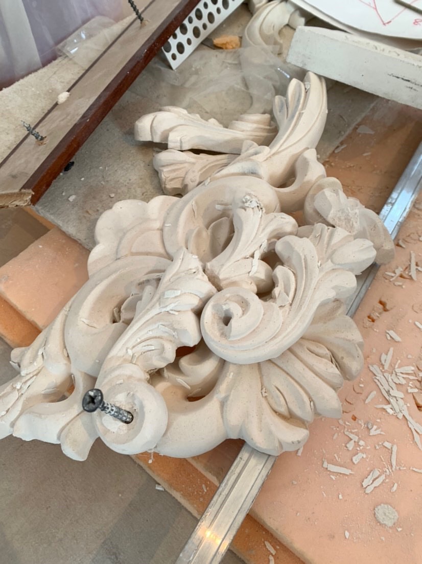 В «сталинку» после новостройки: Артемьевы переехали на Ерофеевский спуск и не прогадали. Что привлекло семью в старой квартире помимо 70 квадратов с видом на центральные достопримечательности?