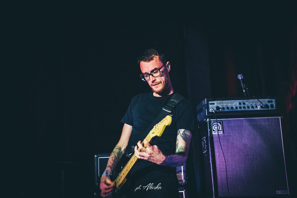 Панк после стольких лет? Всегда. Владимирская группа PLEASE PLEASE ME о создании местной андеграунд-тусовки, переезде в Москву и нестареющем творчестве.