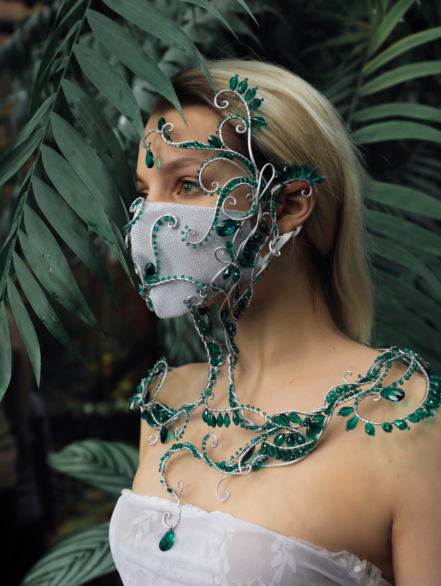 Fashion Week Milan - одно из топовых событий в мире моды. И в нем поучаствовала дизайнер Евгения Хренова. Владимирская мастерица представила свою коллекцию масок.