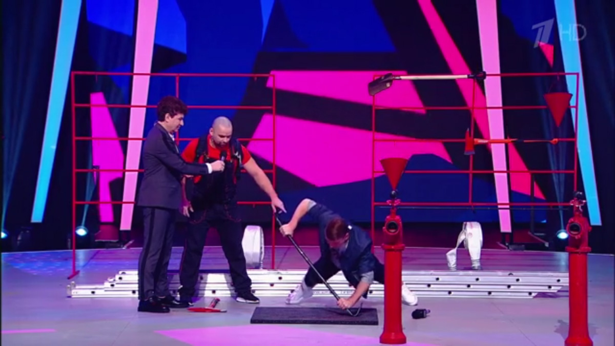 Никита Меркутов - спасатель, тушит пожары. А в свободное время занимается тяжелой атлетикой. В эфире Первого канала муромский огнеборец совместил две ипостаси.