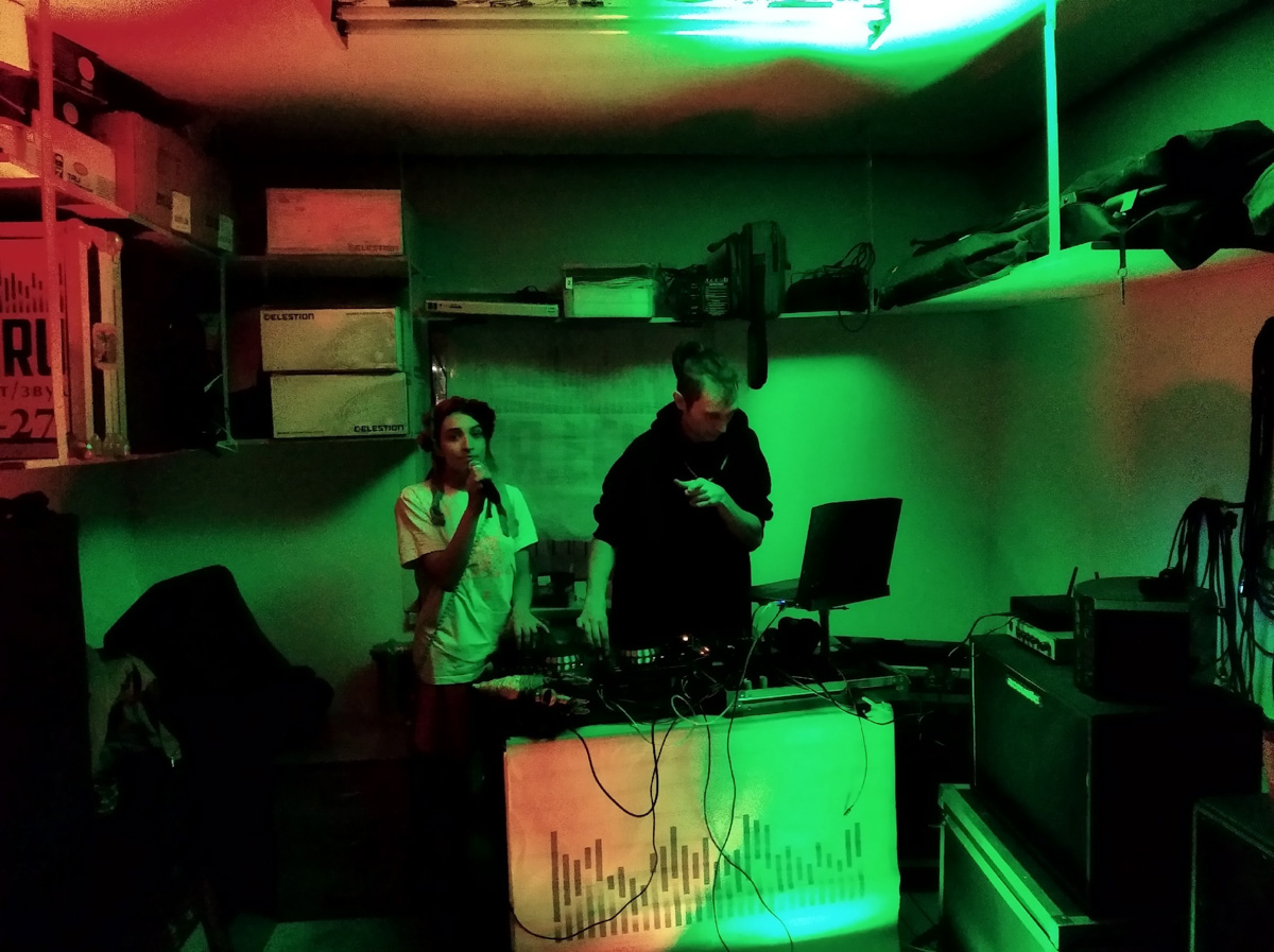 Теперь не обязательно скучать по КаZантипу: во Владимире появился свой рейв-кластер KATHARSYS. О планах на серию музыкальных мероприятий и дебютной вечеринке рассказал организатор Даня Дубровный.