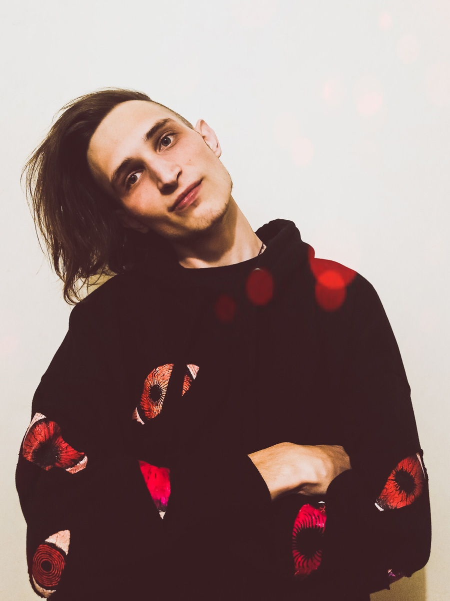 Теперь не обязательно скучать по КаZантипу: во Владимире появился свой рейв-кластер KATHARSYS. О планах на серию музыкальных мероприятий и дебютной вечеринке рассказал организатор Даня Дубровный.