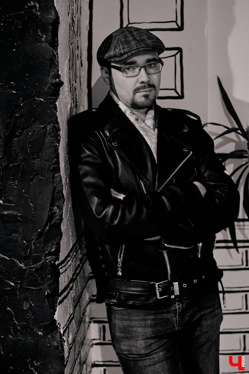 Тот самый парень, который на фоне флага Конфедерации бубнит о «клюквенных стереотипах». Обсуждаем с Мятежником Джеком современную киноиндустрию, общение с режиссерами, сотрудничество с BadComedian и многое другое.