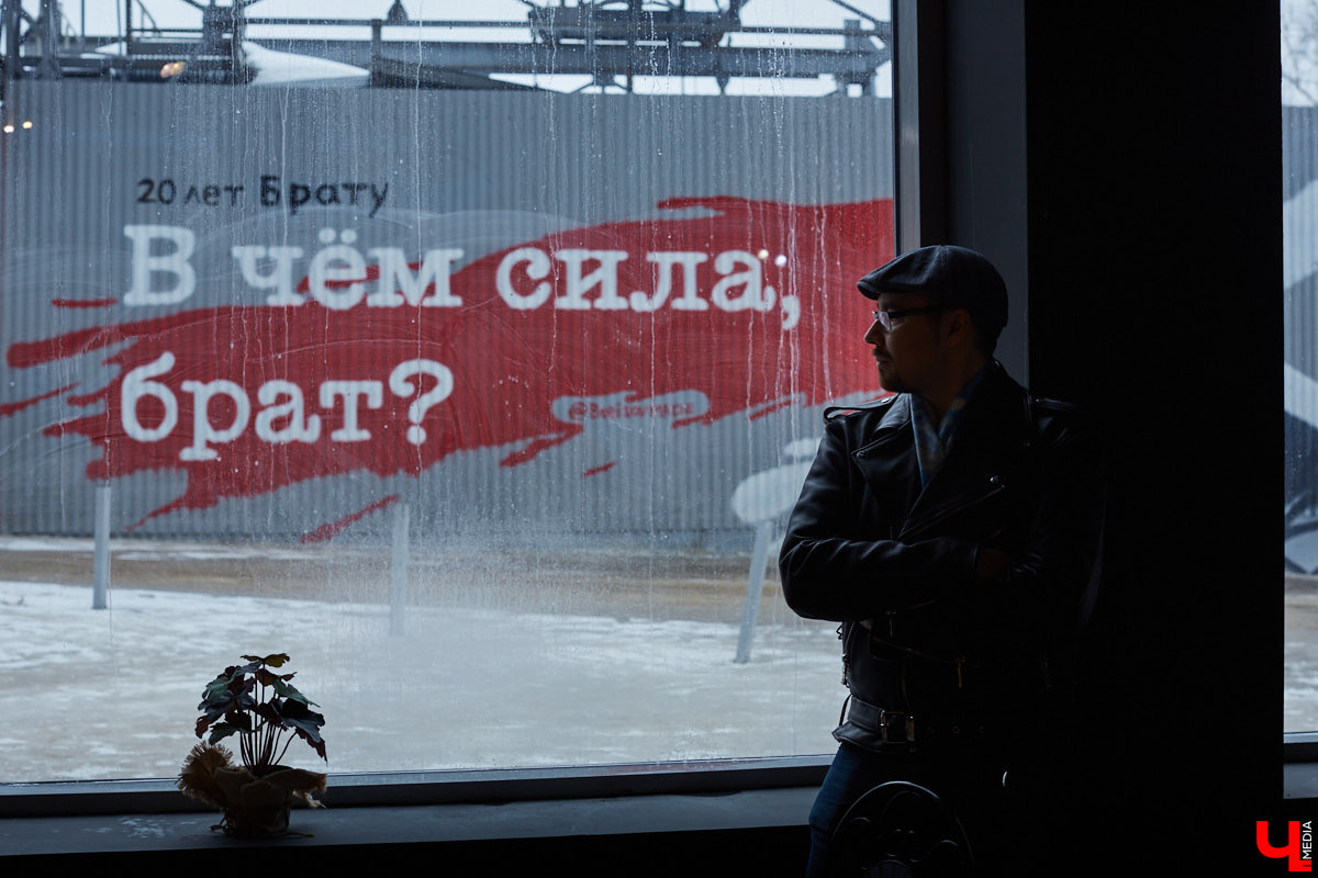 Тот самый парень, который на фоне флага Конфедерации бубнит о «клюквенных стереотипах». Обсуждаем с Мятежником Джеком современную киноиндустрию, общение с режиссерами, сотрудничество с BadComedian и многое другое.