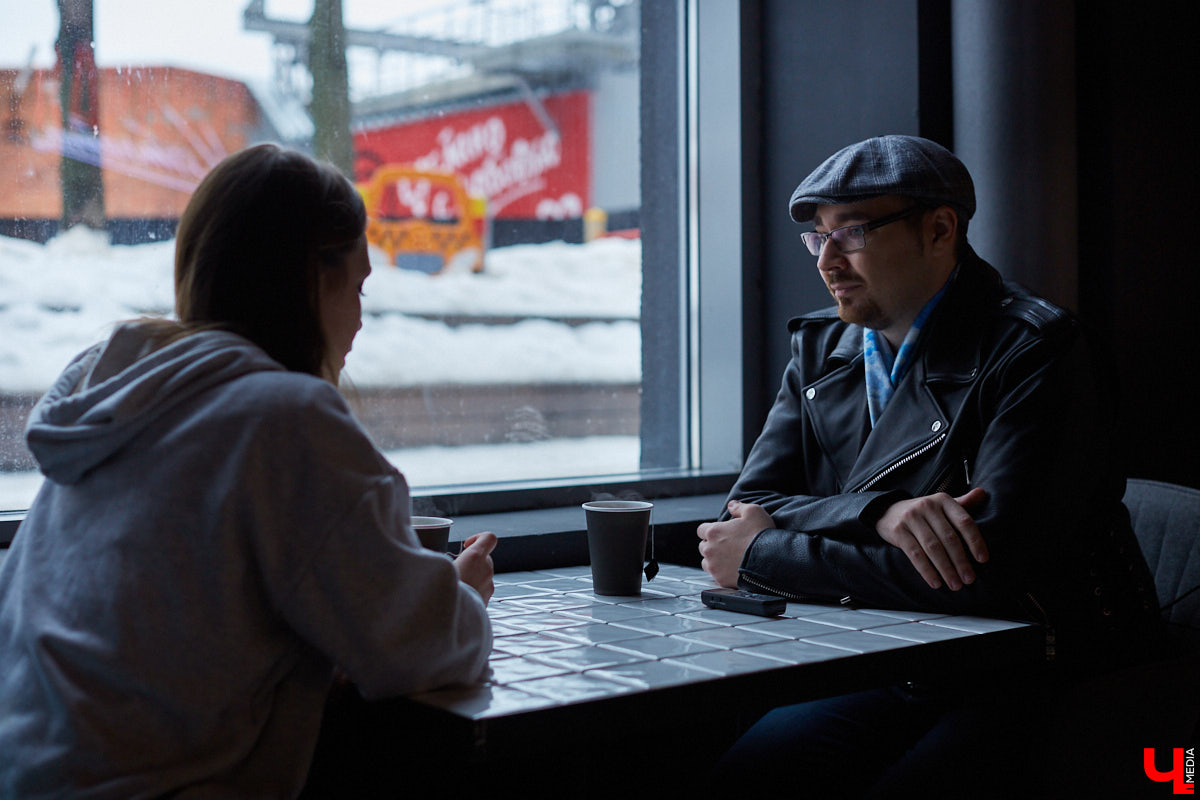 Тот самый парень, который на фоне флага Конфедерации бубнит о «клюквенных стереотипах». Обсуждаем с Мятежником Джеком современную киноиндустрию, общение с режиссерами, сотрудничество с BadComedian и многое другое.