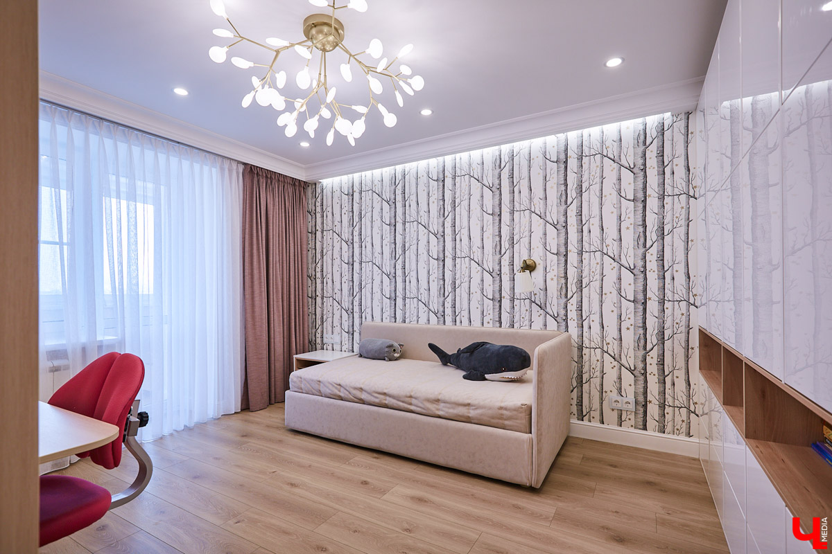 Сделать в квартире детские - задачка интересная, но непростая. Особенно, если комнаты предназначены для девочек, которые не любят розовый цвет.