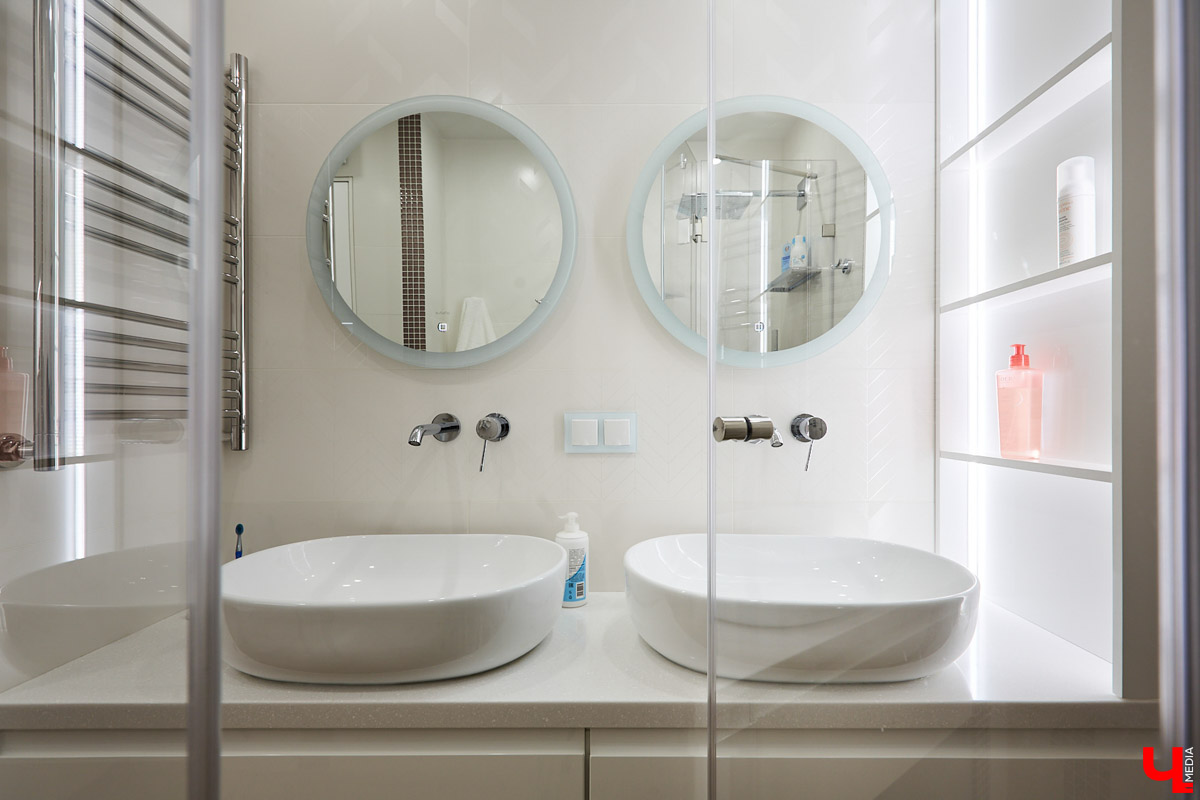 Сделать в квартире детские - задачка интересная, но непростая. Особенно, если комнаты предназначены для девочек, которые не любят розовый цвет.