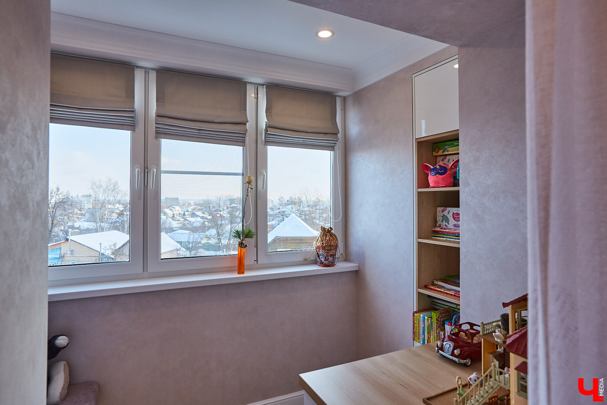 Сделать в квартире детские - задачка интересная, но непростая. Особенно, если комнаты предназначены для девочек, которые не любят розовый цвет.