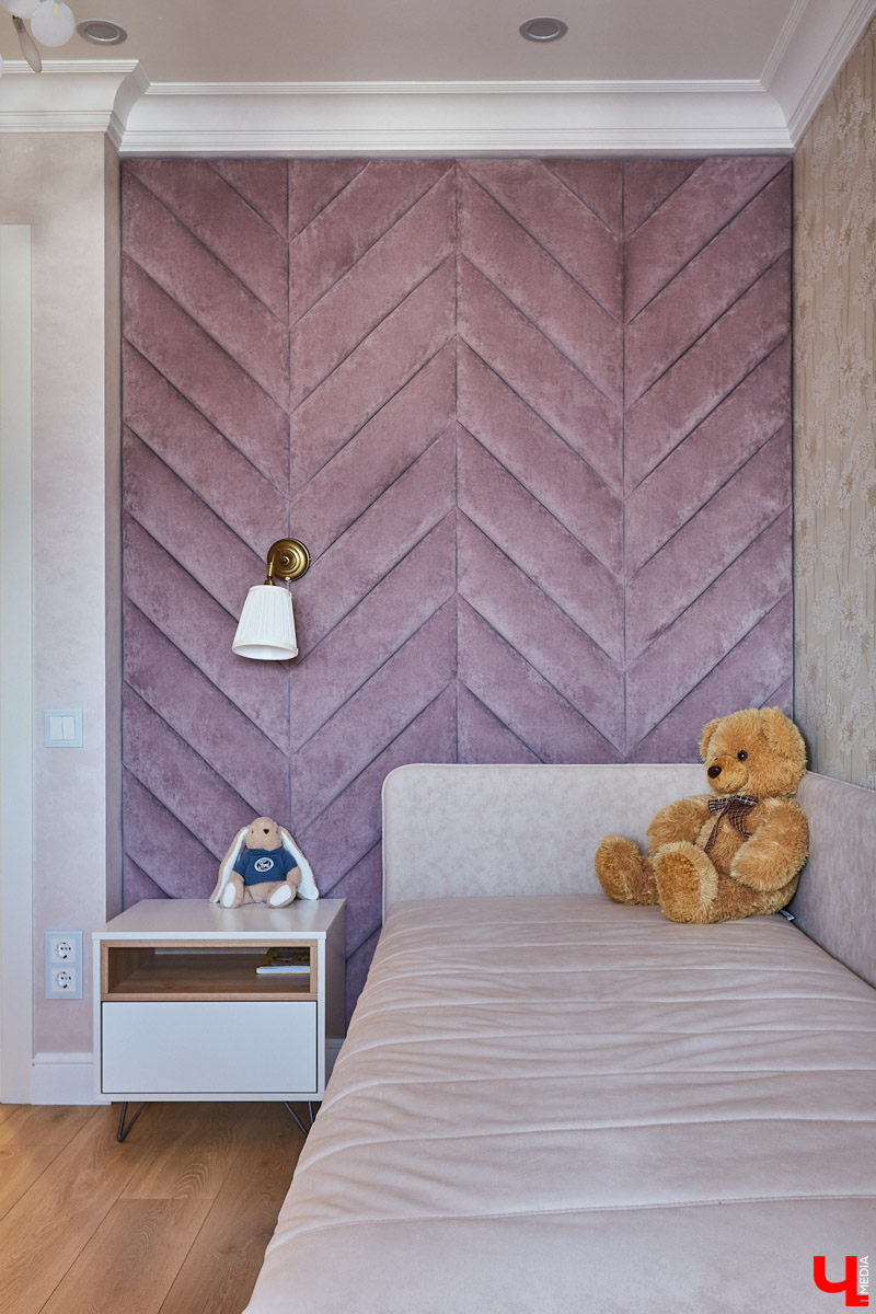 Сделать в квартире детские - задачка интересная, но непростая. Особенно, если комнаты предназначены для девочек, которые не любят розовый цвет.