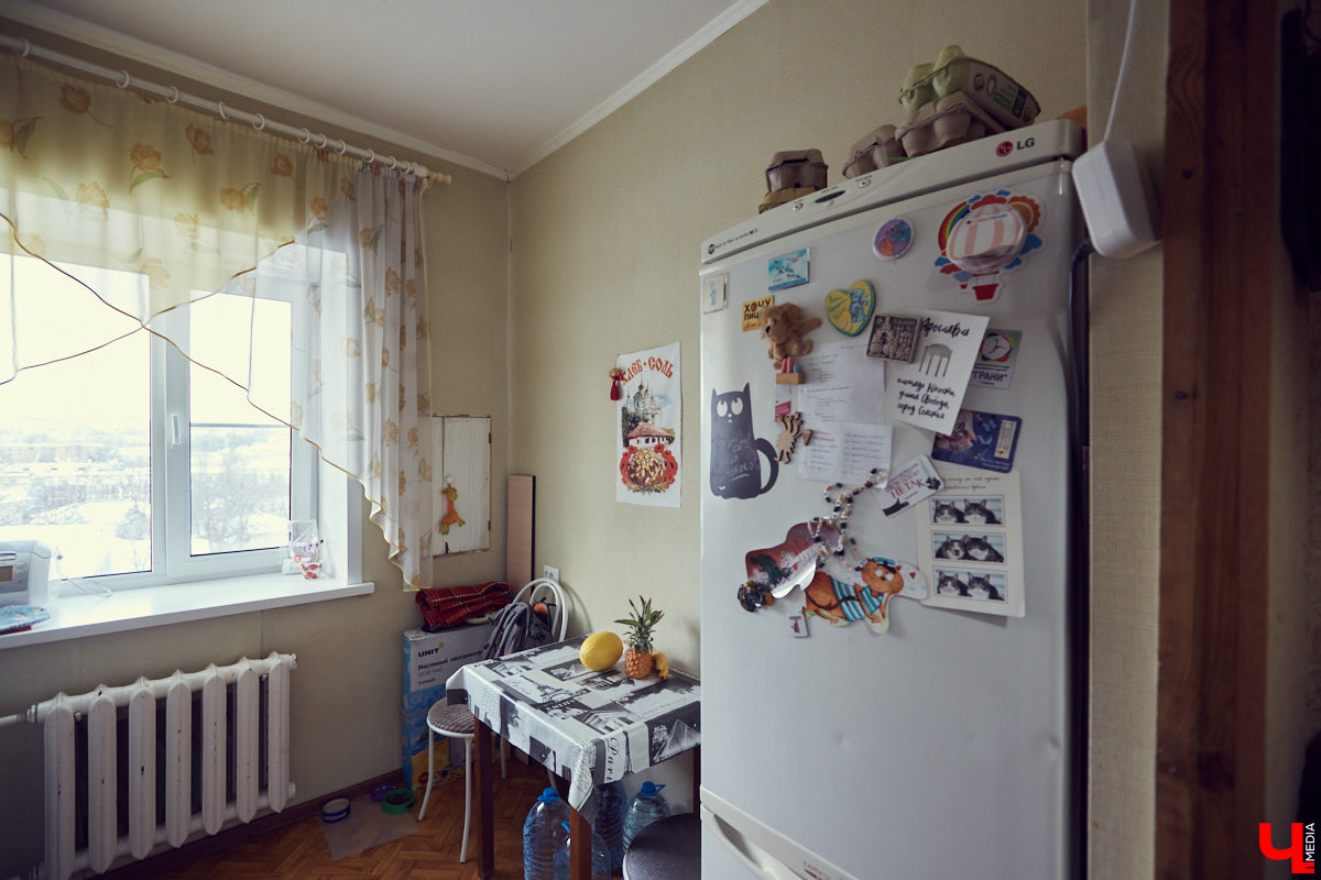 Изучаем плюсы и минусы жизни в историческом здании на центральной улице города вместе с журналистом и фотографом Александром Мясниковым.