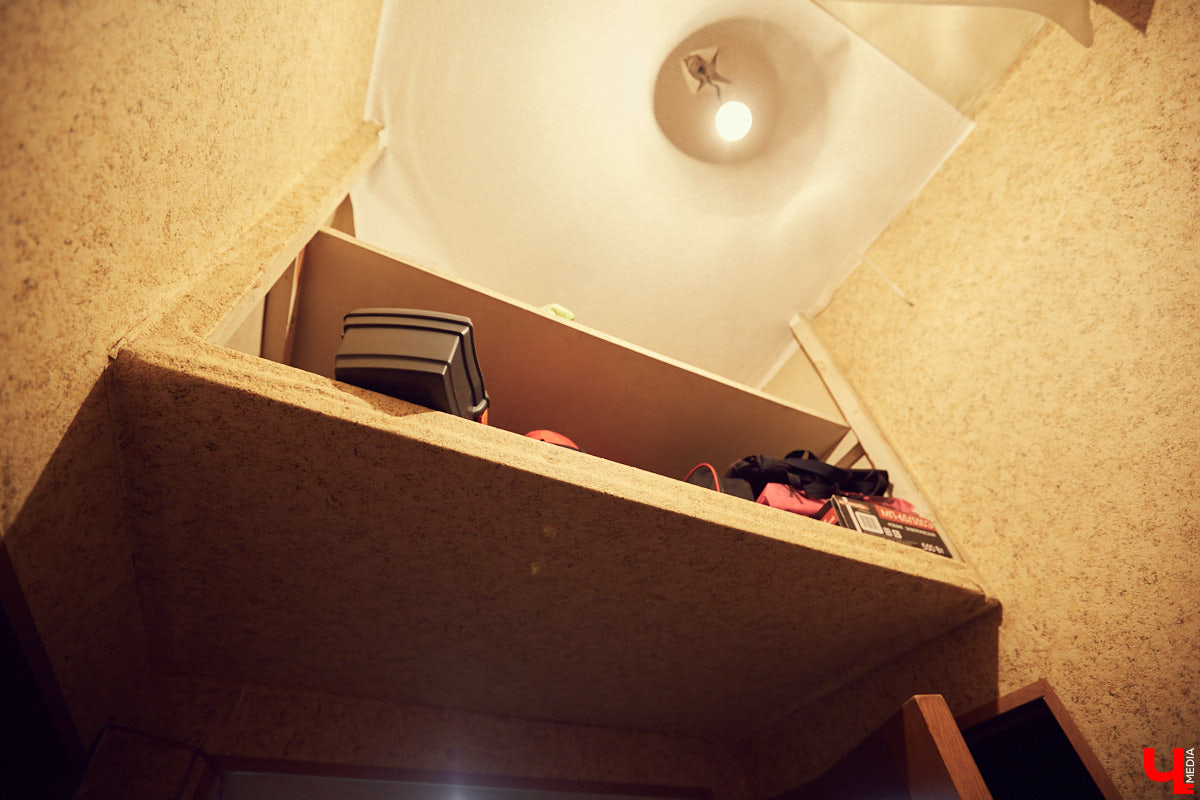 Изучаем плюсы и минусы жизни в историческом здании на центральной улице города вместе с журналистом и фотографом Александром Мясниковым.