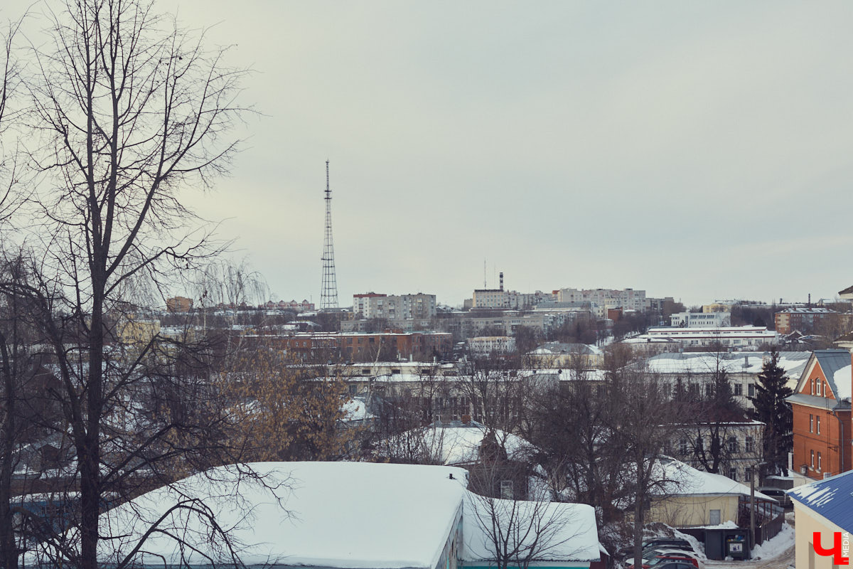 Изучаем плюсы и минусы жизни в историческом здании на центральной улице города вместе с журналистом и фотографом Александром Мясниковым.