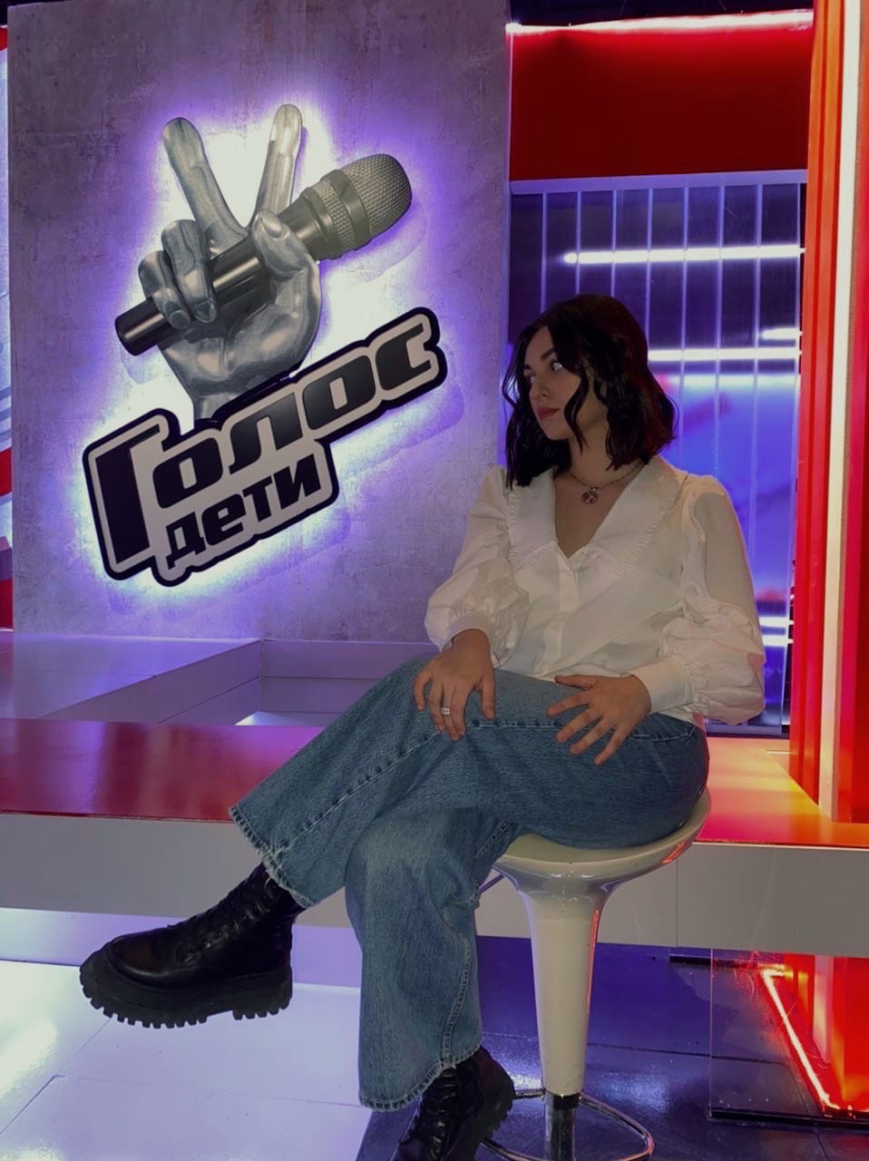 Четырнадцатилетняя владимирская вокалистка Кира Гоголадзе очаровала жюри вокального проекта не только голосом, но и осознанностью. Знакомимся с участницей шоу, попавшей в команду Басты.