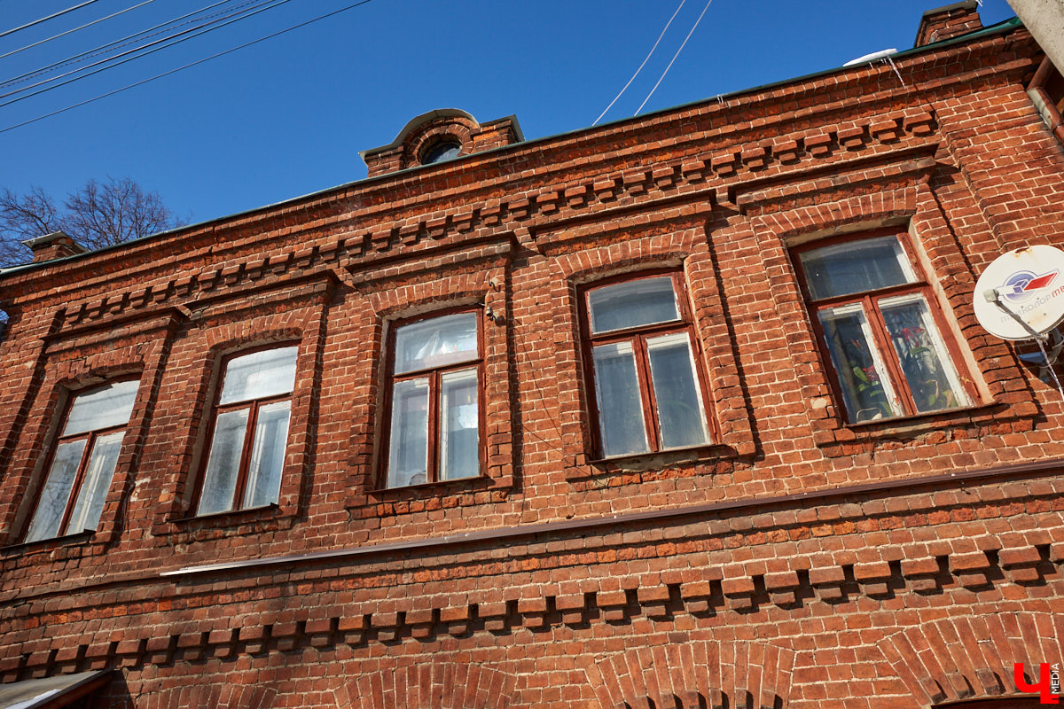 Окрест бывшей Грабиловки: прибрежные заросли бывших огородов, коммуна кришнаитов в доме Мочалиной и закопанный клад. Какие еще тайны помнит Николо-Галейская улица?