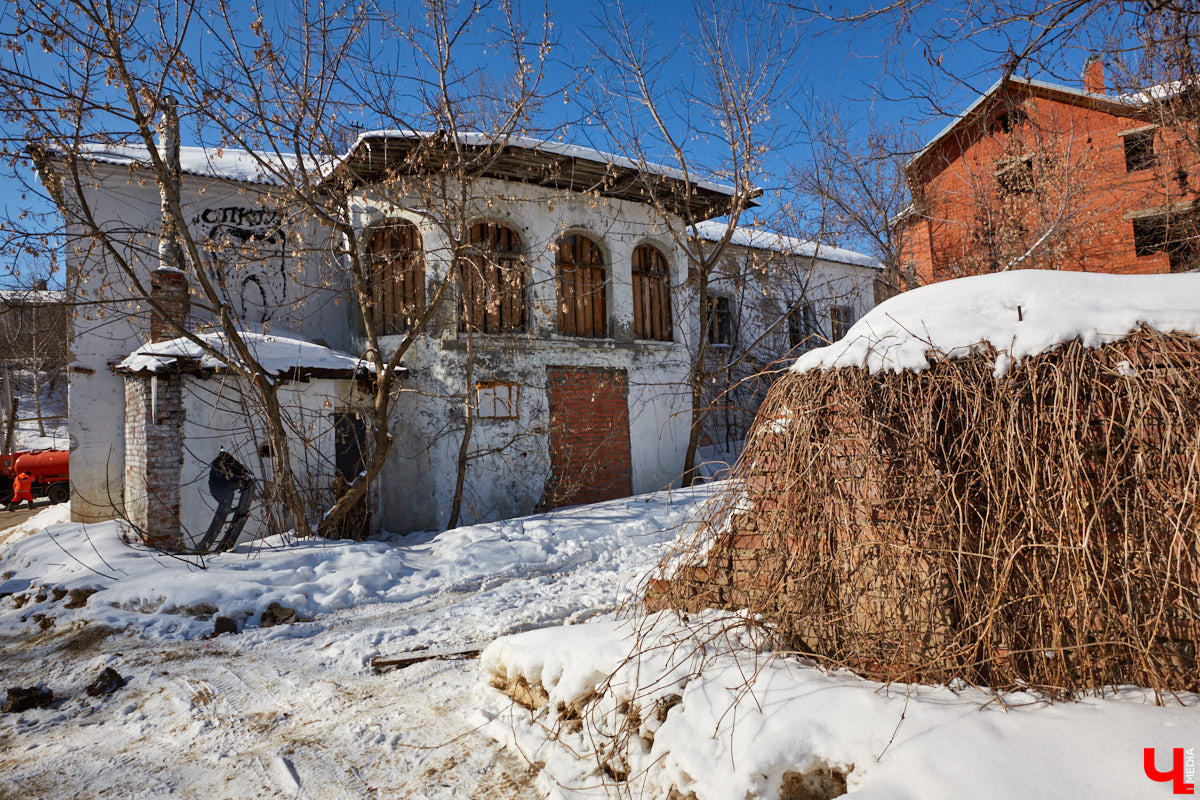 Окрест бывшей Грабиловки: прибрежные заросли бывших огородов, коммуна кришнаитов в доме Мочалиной и закопанный клад. Какие еще тайны помнит Николо-Галейская улица?