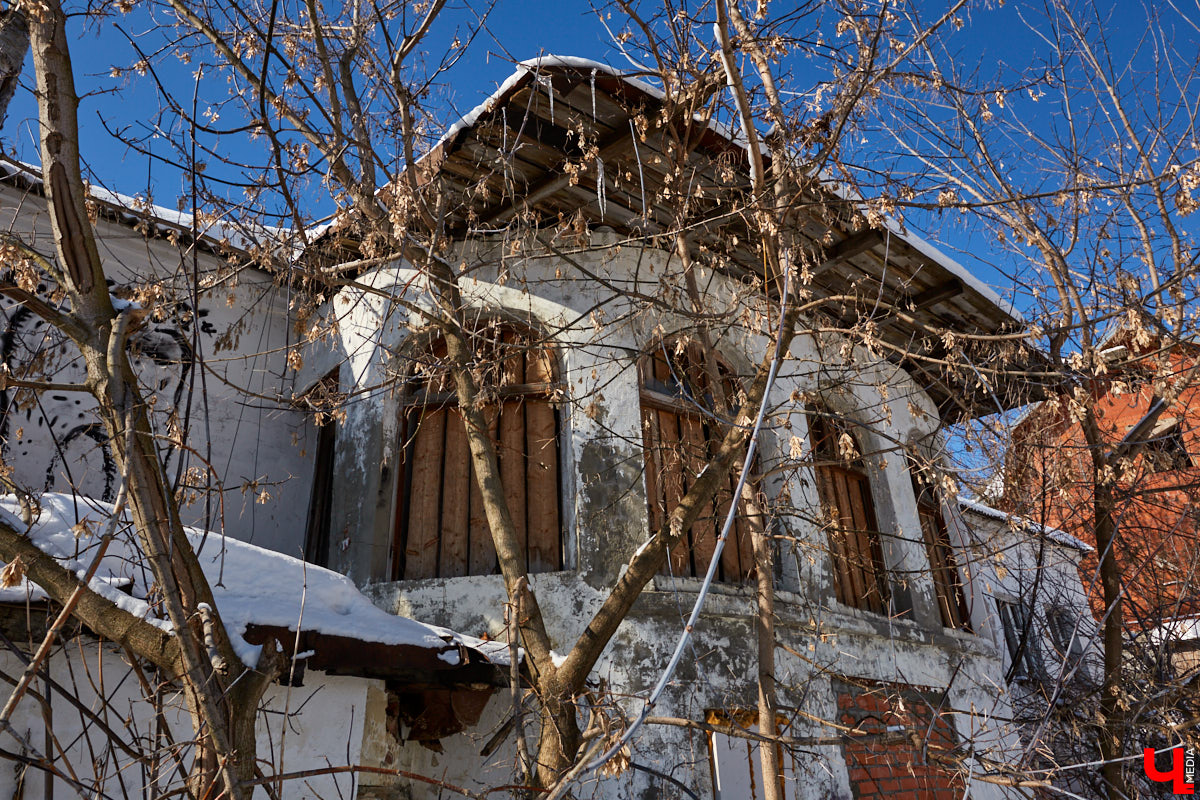 Окрест бывшей Грабиловки: прибрежные заросли бывших огородов, коммуна кришнаитов в доме Мочалиной и закопанный клад. Какие еще тайны помнит Николо-Галейская улица?