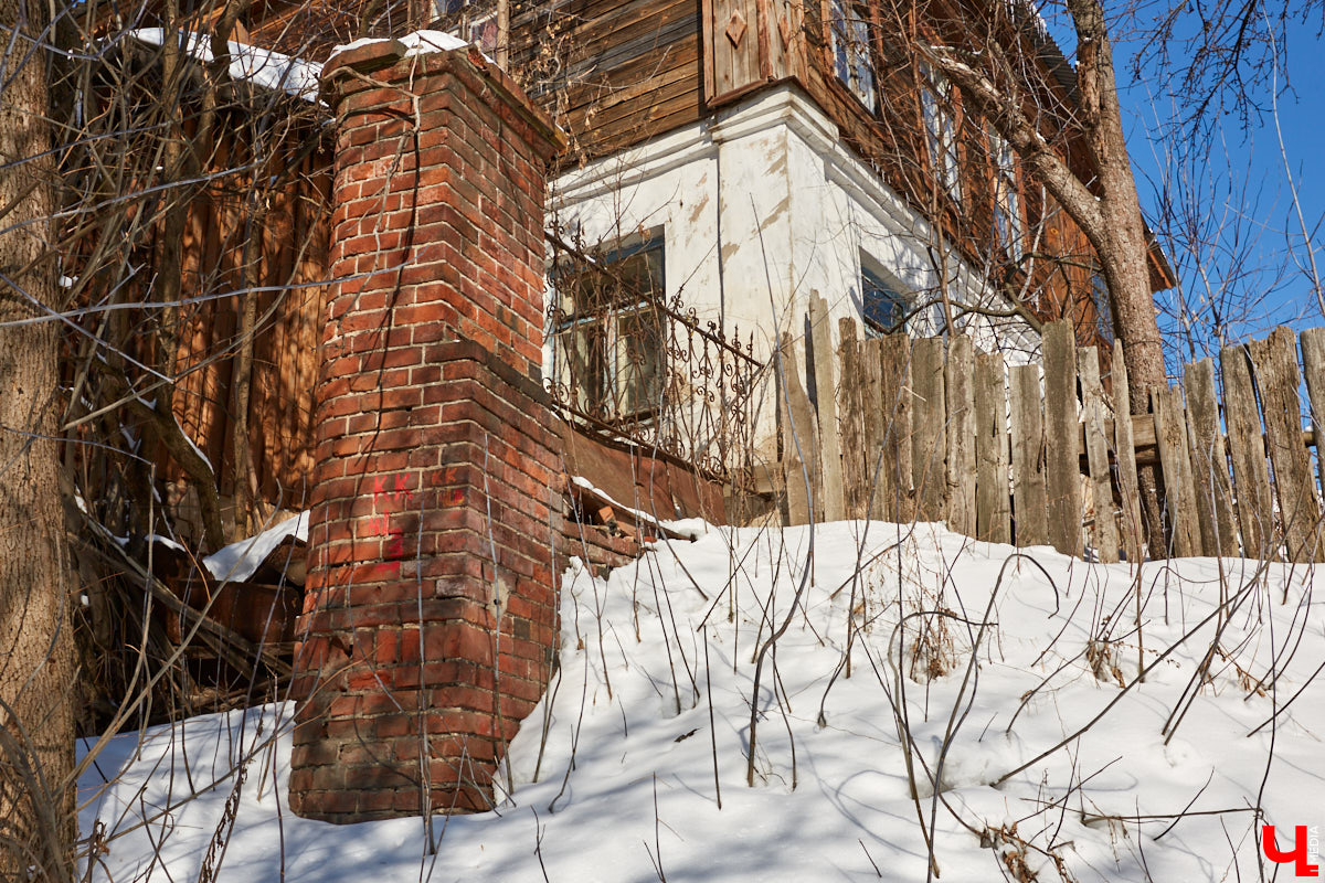 Окрест бывшей Грабиловки: прибрежные заросли бывших огородов, коммуна кришнаитов в доме Мочалиной и закопанный клад. Какие еще тайны помнит Николо-Галейская улица?