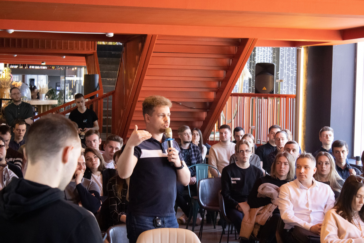 Во Владимире состоялось большое бесплатное мероприятие для представителей IT-отрасли: руководителей студий, менеджеров проектов, специалистов интернет-маркетинга, разработчиков. Умные выходные прошли благодаря рейтинговому агентству «Тэглайн» и местным ведущим IT-компаниям.