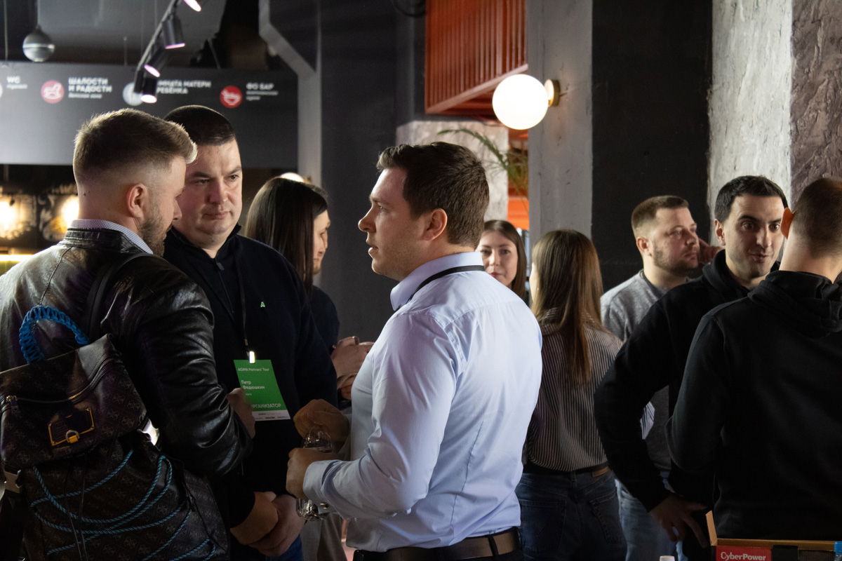 Во Владимире состоялось большое бесплатное мероприятие для представителей IT-отрасли: руководителей студий, менеджеров проектов, специалистов интернет-маркетинга, разработчиков. Умные выходные прошли благодаря рейтинговому агентству «Тэглайн» и местным ведущим IT-компаниям.