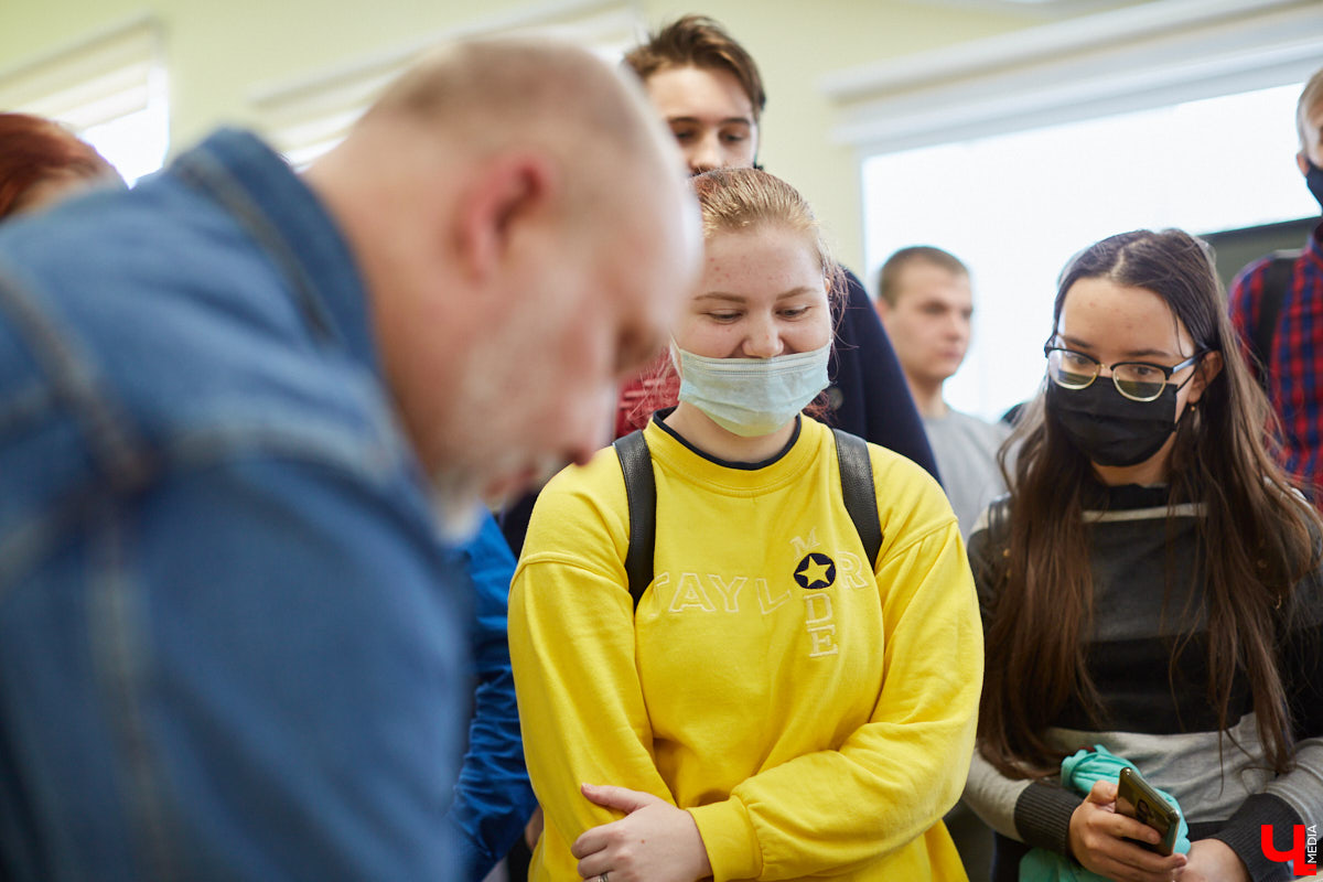 Ведущий проекта «Утилизаторы» Юрий Сидоренко с 23 по 24 марта гостит во Владимире. Зачем знаменитый автомеханик приехал в наш город и как здесь проводит время? Обо всем его расспросили.