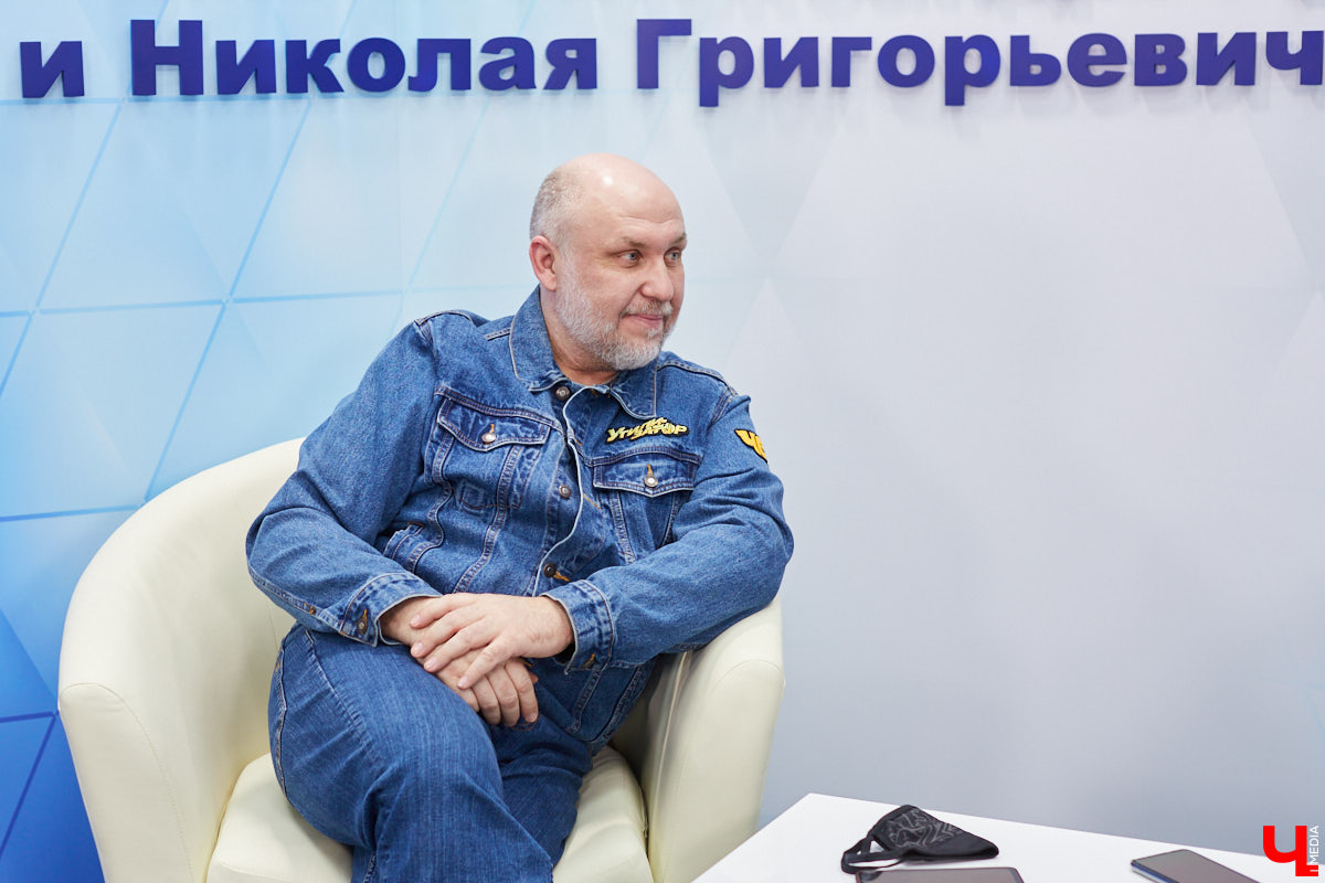 Ведущий проекта «Утилизаторы» Юрий Сидоренко с 23 по 24 марта гостит во Владимире. Зачем знаменитый автомеханик приехал в наш город и как здесь проводит время? Обо всем его расспросили.