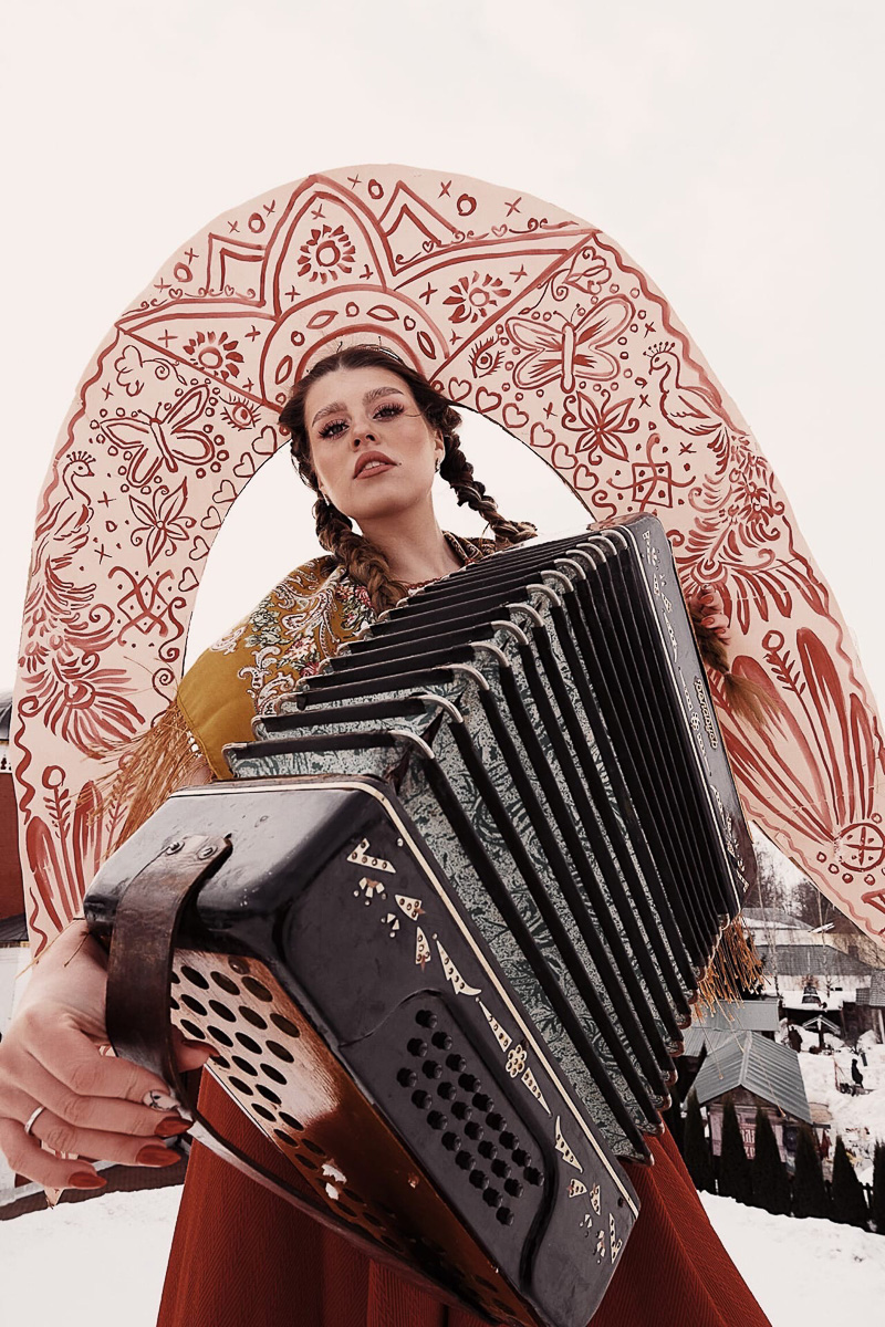 Весенний стиль по-суздальски. Собираем образ русской Масленицы с фэшн-фотографом Максом Сухаревским.