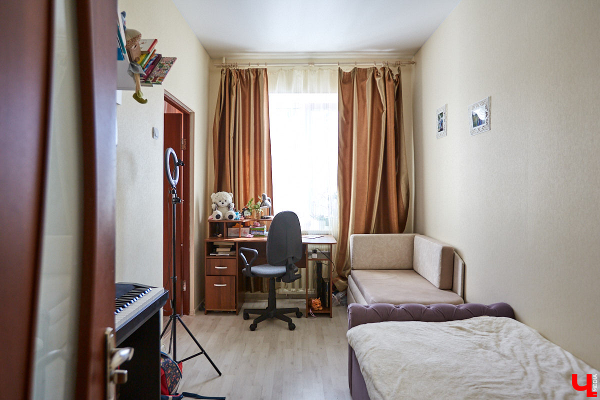 Сегодня мы расскажем вам об очередной владимирской «сталинке», которая стала «домом мечты» для Екатерины и Дмитрия Глазковых.