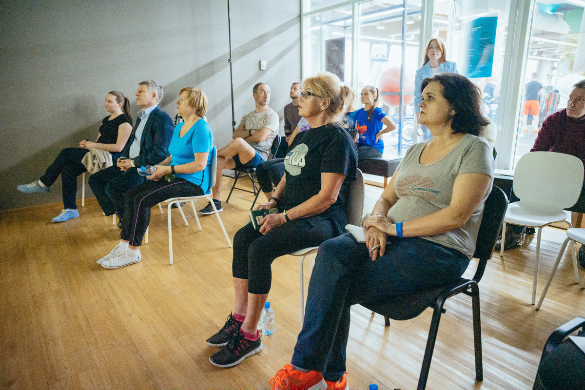 На днях во Владимире прошел «Атмосферный день», посвященный долголетию. Его эксперты рассказали участникам о силе биохакинга, превентивной медицины, правильного питания и даже дыхания во время тренировок.