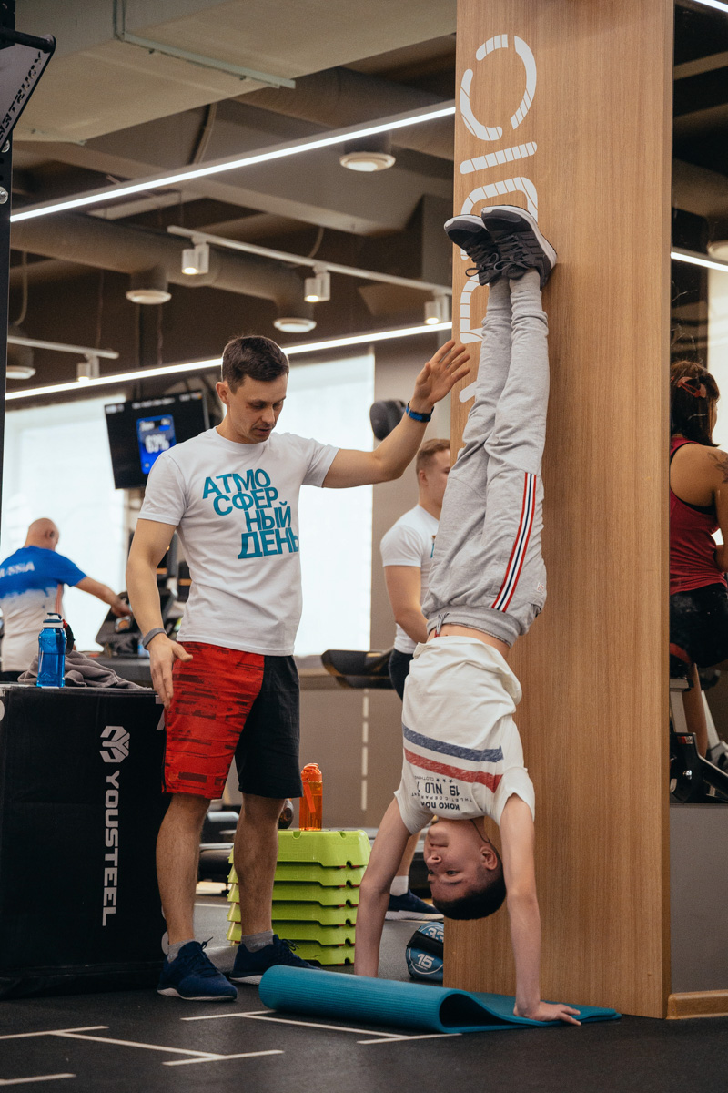 На днях во Владимире прошел «Атмосферный день», посвященный долголетию. Его эксперты рассказали участникам о силе биохакинга, превентивной медицины, правильного питания и даже дыхания во время тренировок.