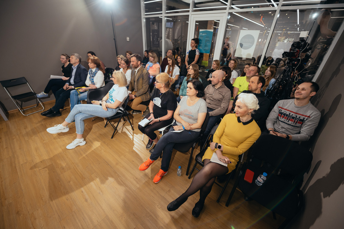 На днях во Владимире прошел «Атмосферный день», посвященный долголетию. Его эксперты рассказали участникам о силе биохакинга, превентивной медицины, правильного питания и даже дыхания во время тренировок.