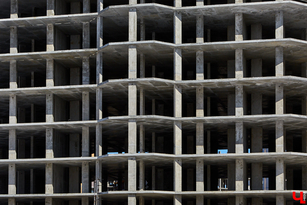 Легко ли переехать из Владимира в другой город или даже страну? Да и нужно ли? Трое очаровательных девушек поделились опытом и сравнили наш город с Сочи, Калининградом и Амстердамом.