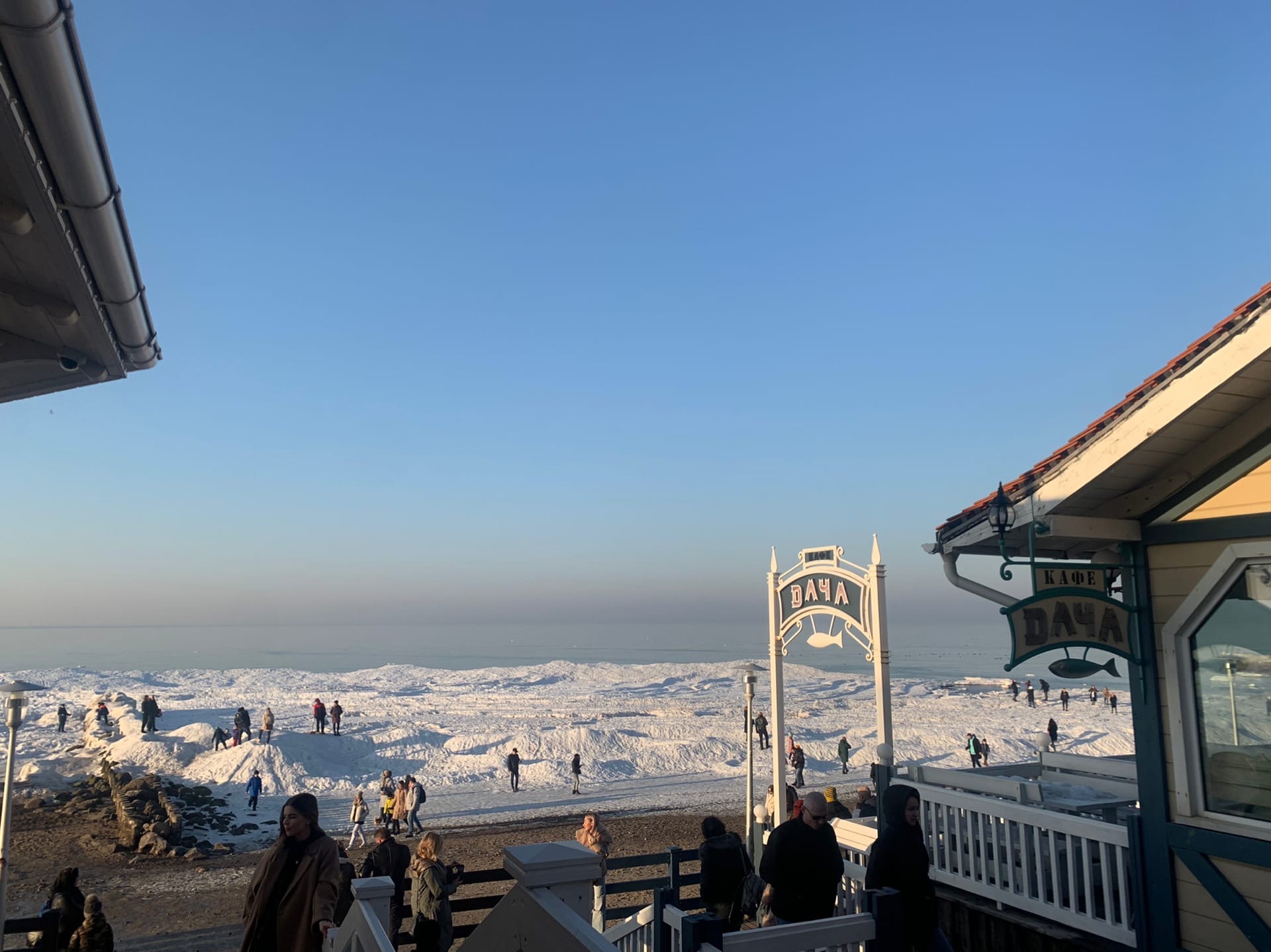 Легко ли переехать из Владимира в другой город или даже страну? Да и нужно ли? Трое очаровательных девушек поделились опытом и сравнили наш город с Сочи, Калининградом и Амстердамом.