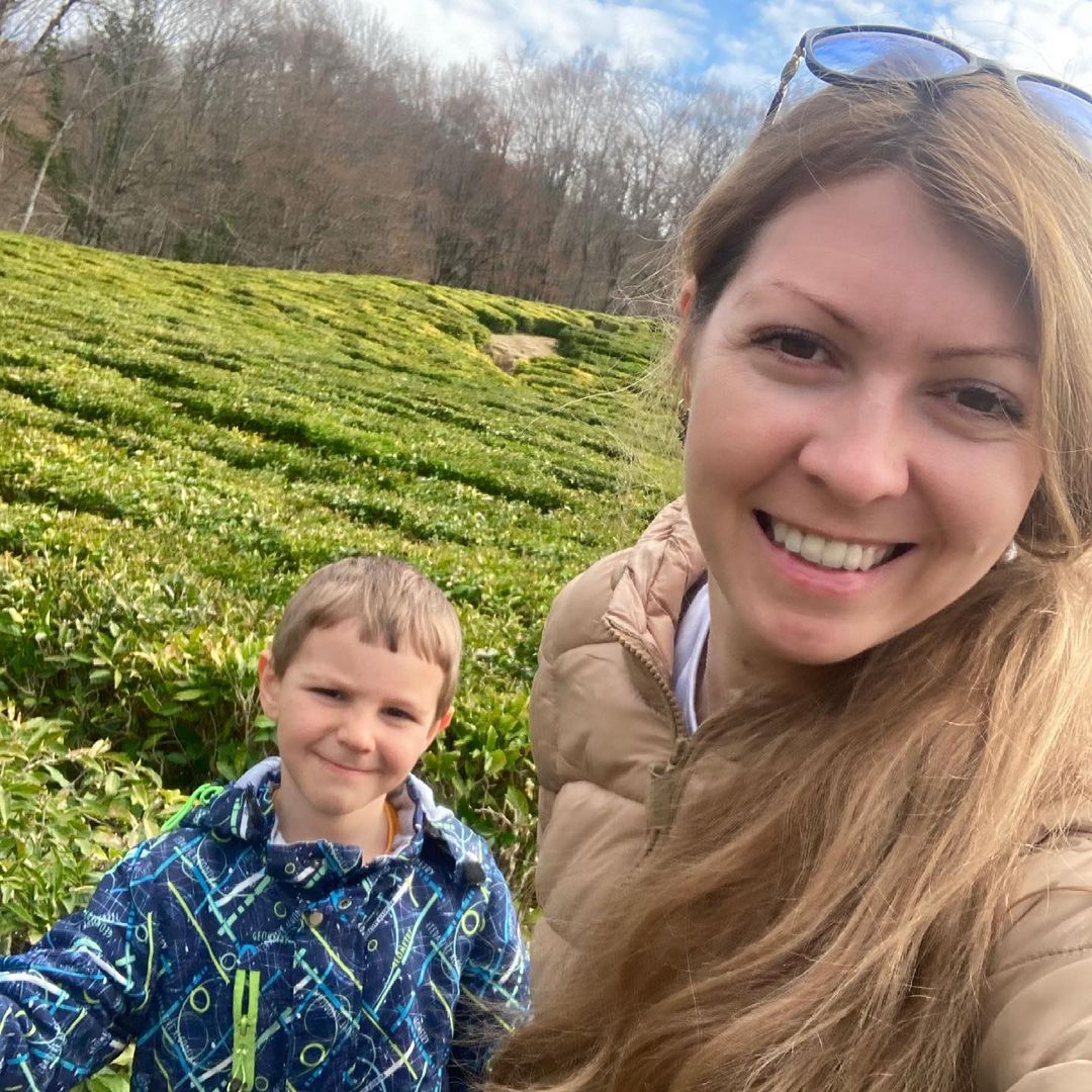 Легко ли переехать из Владимира в другой город или даже страну? Да и нужно ли? Трое очаровательных девушек поделились опытом и сравнили наш город с Сочи, Калининградом и Амстердамом.