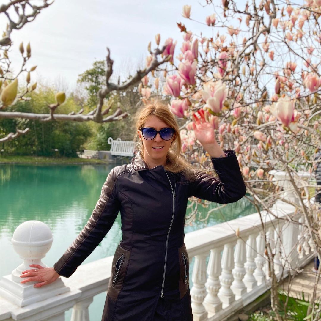 Легко ли переехать из Владимира в другой город или даже страну? Да и нужно ли? Трое очаровательных девушек поделились опытом и сравнили наш город с Сочи, Калининградом и Амстердамом.