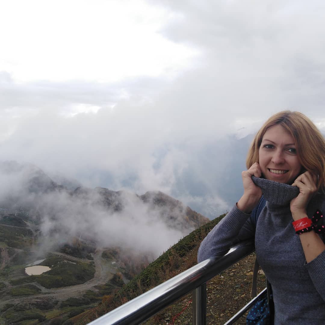 Легко ли переехать из Владимира в другой город или даже страну? Да и нужно ли? Трое очаровательных девушек поделились опытом и сравнили наш город с Сочи, Калининградом и Амстердамом.